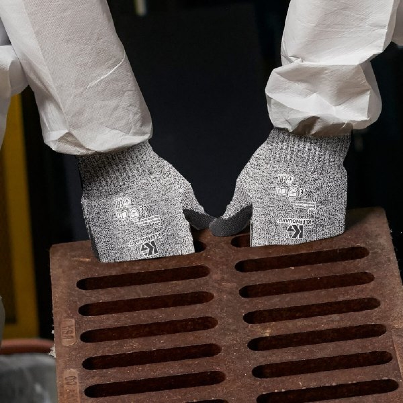 Перчатки с защитой от порезов 5-го уровня  JACKSON SAFETY* G60