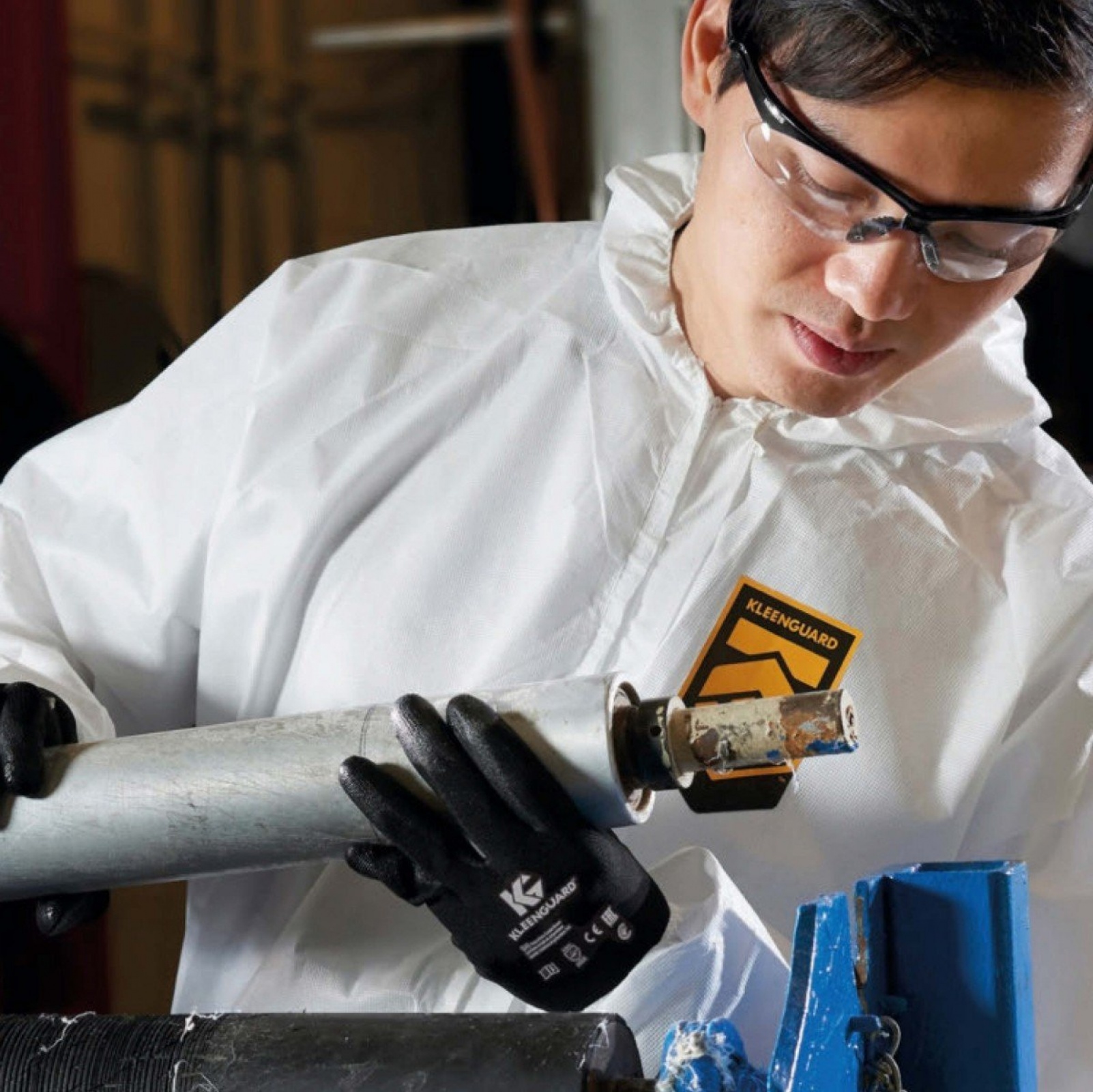 Воздухопроницаемый комбинезон для защиты от брызг и  твердых частиц  Kimberly-Clark KleenGuard A40, коробка 25 шт.