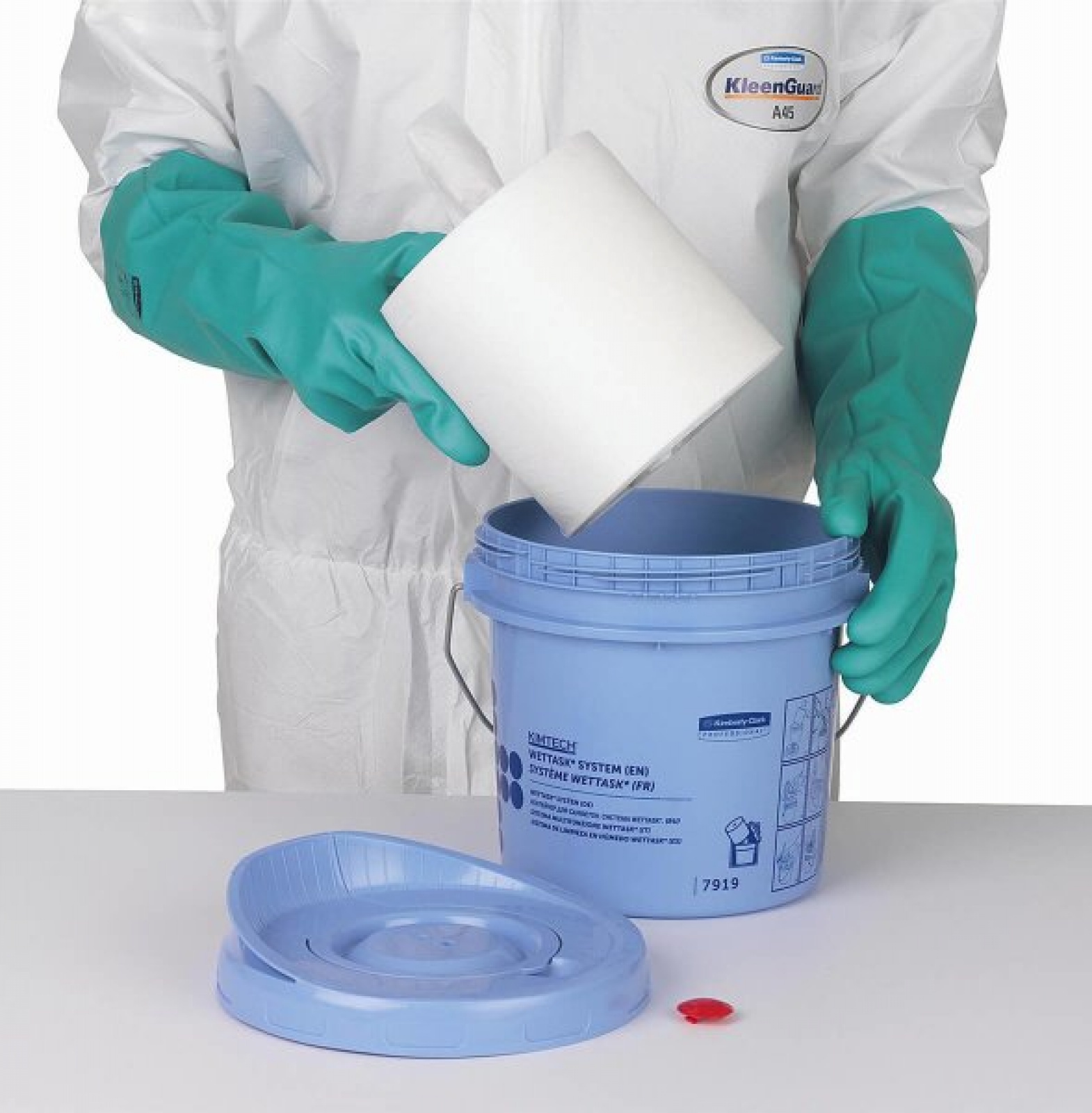 7754 Протирочные салфетки в рулонах WypAll Wettask (6 рул х 250 л)